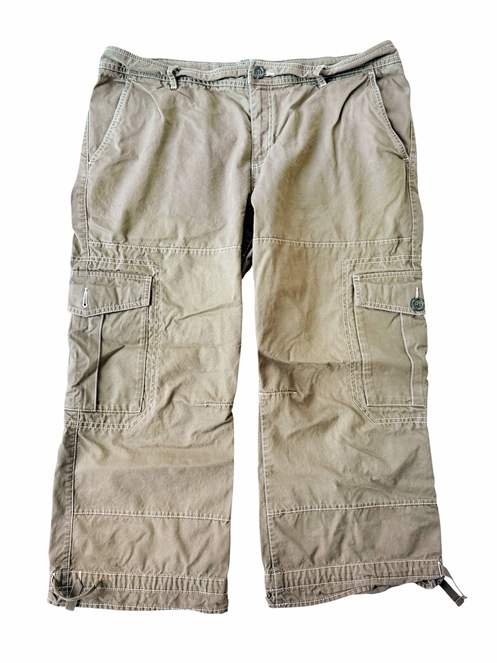 Womenโs Banana Republic Khaki Capri Cargo Pants โ Size 16